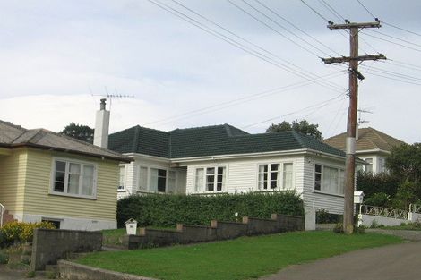 Photo of property in 33 Duncan Street, Tawa, Wellington, 5028