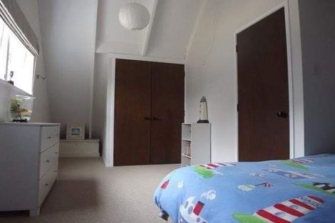 Photo of property in 2/16 Colonial Road, Birkenhead, Auckland, 0626