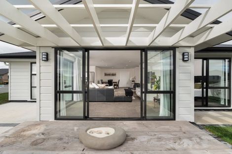 Photo of property in 14 Harding Drive, Papamoa Beach, Papamoa, 3118