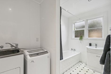 Photo of property in 5 Harland Street, Brooklyn, Wellington, 6021