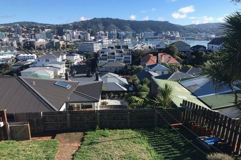 Photo of property in 5 Vogel Street, Mount Victoria, Wellington, 6011