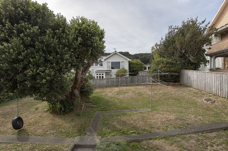 Photo of property in Ionian Flats, 123-125 Brougham Street, Mount Victoria, Wellington, 6011