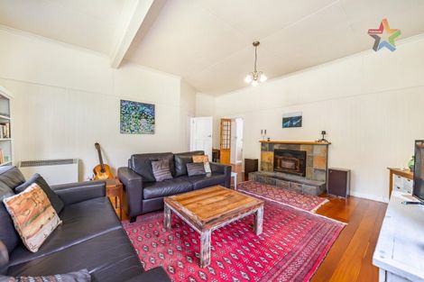 Photo of property in 2 Puriri Street, Eastbourne, Lower Hutt, 5013