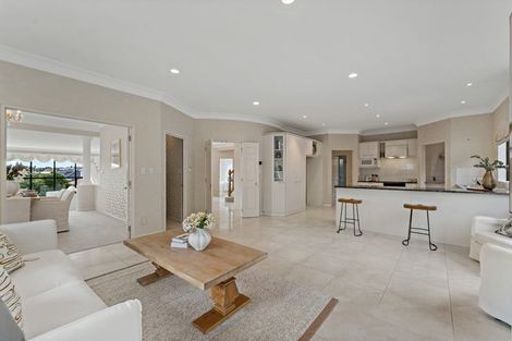 Photo of property in 15 Tumbridge Place, Somerville, Auckland, 2014