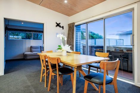 Photo of property in 7 Aoraki Rise, Aotea, Porirua, 5024