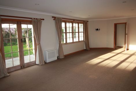 Photo of property in 24 Surrey Crescent, Hokowhitu, Palmerston North, 4410