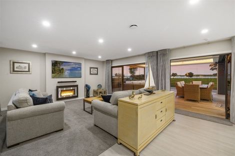Photo of property in 26 Harbour View Road, Omokoroa, 3114