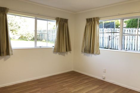 Photo of property in 70 Lagoon Way, West Harbour, Auckland, 0618