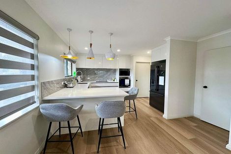 Photo of property in 4b Puriri Avenue, Orewa, 0931