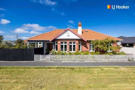 Photo of property in 85 Hargest Crescent, Saint Clair, Dunedin, 9012