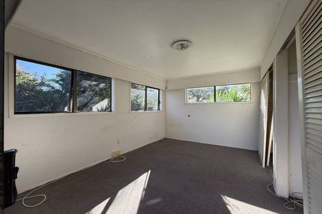 Photo of property in 28 Mayall Avenue, Beach Haven, Auckland, 0626