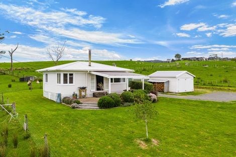 Photo of property in 15 Massey Road, Waipu, 0582
