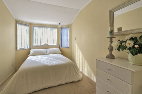 Photo of property in 2/20 Takutai Avenue, Bucklands Beach, Auckland, 2012