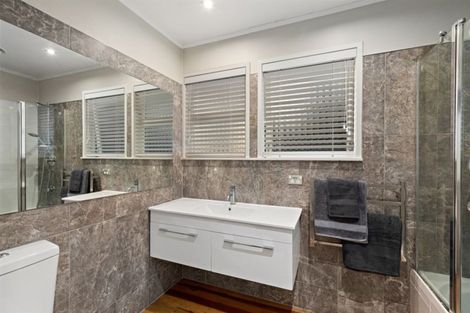 Photo of property in 1/4 Gull Lane, Mairangi Bay, Auckland, 0630