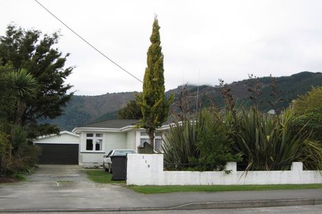 Photo of property in 119 Fairfax Street, Murchison, 7007