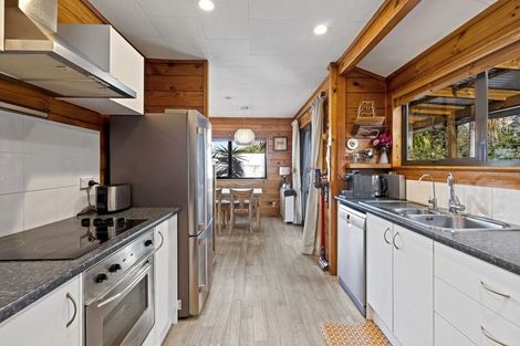 Photo of property in 61 John Dee Crescent, Red Beach, 0932