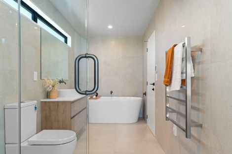 Photo of property in 112a Paparoa Street, Papanui, Christchurch, 8053