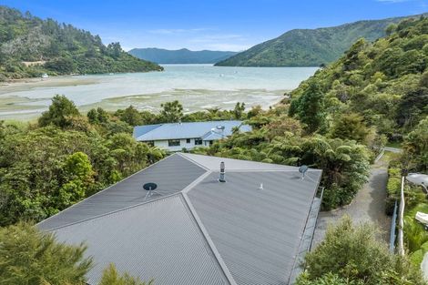 Photo of property in 25 Mccormicks Road, Whatamango Bay, Picton, 7281