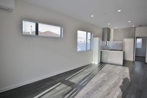 Photo of property in 8/3 Abbotleigh Avenue, Te Atatu Peninsula, Auckland, 0610