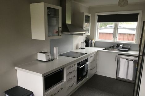 Photo of property in 4 Waterloo Crescent, Hokowhitu, Palmerston North, 4410