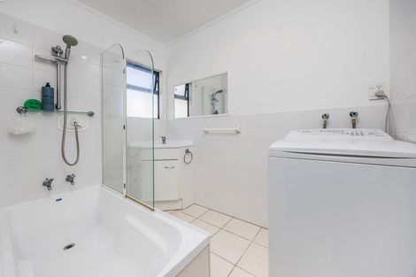 Photo of property in 15 Fields Road, Manurewa, Auckland, 2102