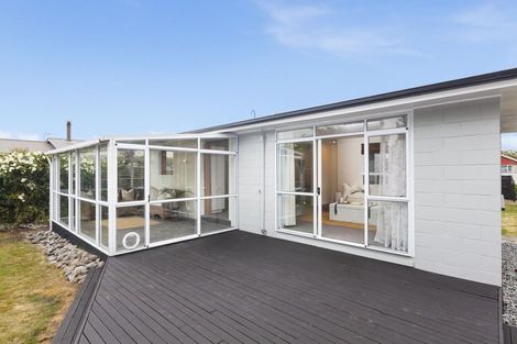 Photo of property in 369 Mairehau Road, Parklands, Christchurch, 8083