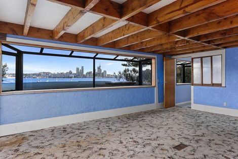 Photo of property in 5 Stanley Point Road, Stanley Point, Auckland, 0624