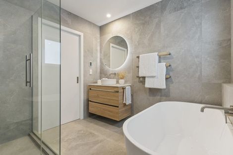 Photo of property in 2/12 Francis Street, Hauraki, Auckland, 0622