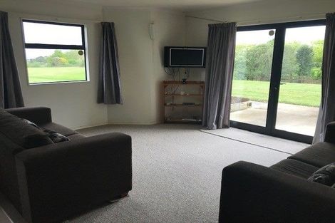 Photo of property in 21 Kaipara Road, Papakura, 2582