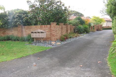 Photo of property in 32c Isobel Road, Greenhithe, Auckland, 0632
