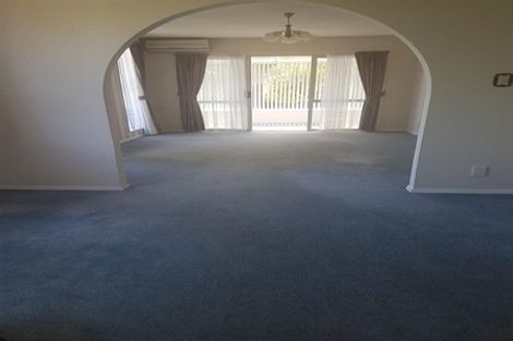 Photo of property in 1/72 Royal Park Drive, Parklands, Christchurch, 8083