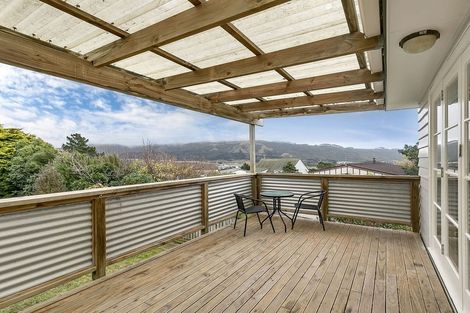 Photo of property in 48 Ernest Street, Ranui, Porirua, 5024