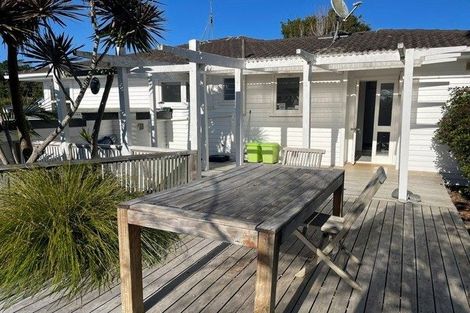 Photo of property in 15 Agincourt Street, Glenfield, Auckland, 0629