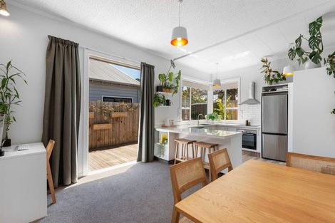 Photo of property in 15 West Avenue, Saint Clair, Dunedin, 9012