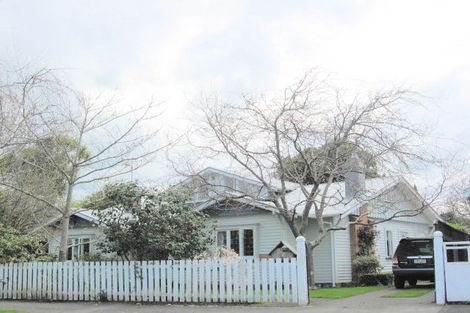 Photo of property in 16 Grey Street, College Estate, Whanganui, 4500