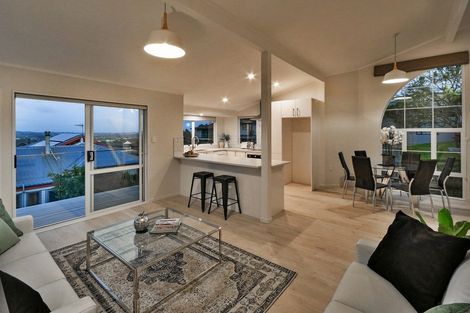 Photo of property in 1 Tremen Place, Pukekohe, 2120