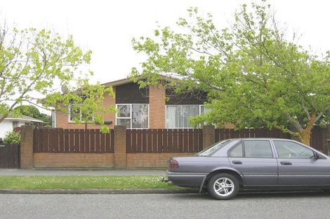 Photo of property in 1/217 Queenspark Drive, Parklands, Christchurch, 8083