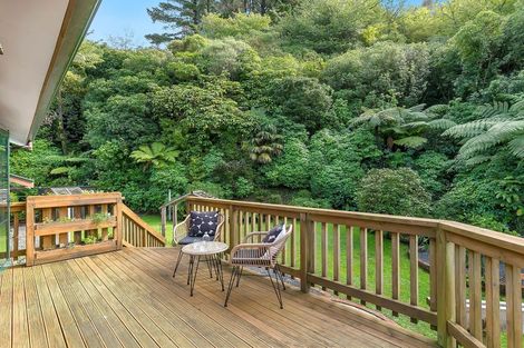 Photo of property in 11 Bishops Glen, Tawa, Wellington, 5028