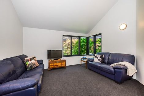 Photo of property in 11 Walnut Grove, Waikanae, 5036