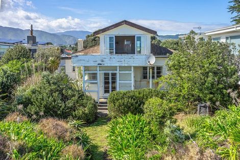 Photo of property in 23 Tutere Street, Waikanae Beach, Waikanae, 5036