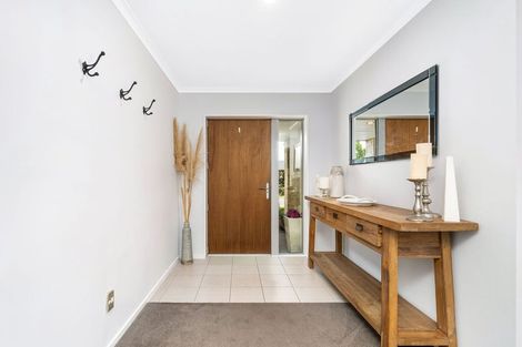 Photo of property in 16a Dunsford Close, Halswell, Christchurch, 8025