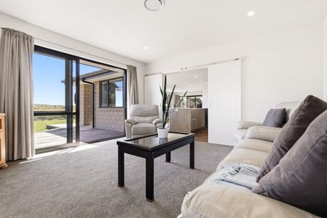 Photo of property in 1 Glendas Way, Acacia Bay, 3385