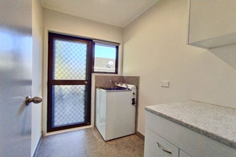 Photo of property in 2/11 Taharoto Road, Takapuna, Auckland, 0622