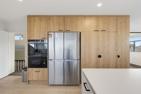 Photo of property in 2 Regency Crescent, Redwood, Christchurch, 8051