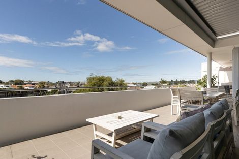 Photo of property in Palm Cove Apartments, 302/6 Tawa Street, Mount Maunganui, 3116