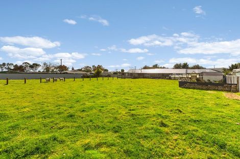 Photo of property in 7b Beach Road, Omata, New Plymouth, 4374