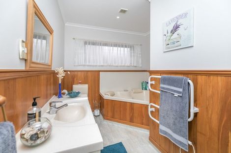 Photo of property in 64 Dixon Road, Glenview, Hamilton, 3206