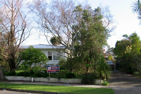 Photo of property in 8 Burfield Place, Awapuni, Palmerston North, 4412