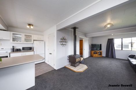 Photo of property in 41 Dalfield Place, Highbury, Palmerston North, 4412