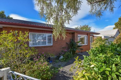 Photo of property in 72 Pembroke Street, Carterton, 5713